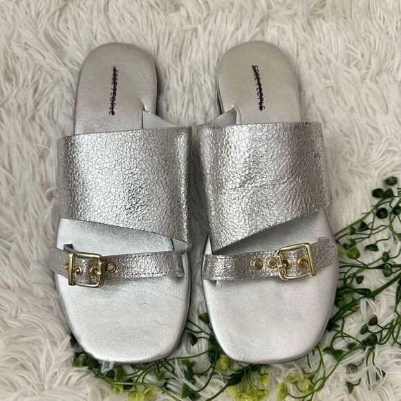Free People Shoes - Free People Mila Minimal Flat Metallic Silver‎ Leather Slide Sandals size 6 NEW